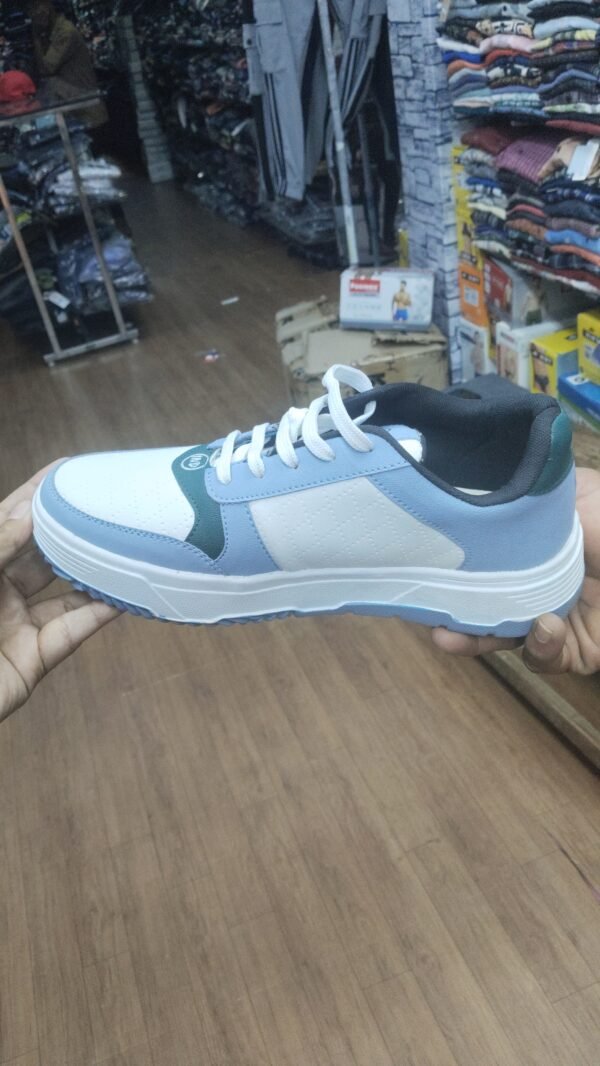 Casual shoe